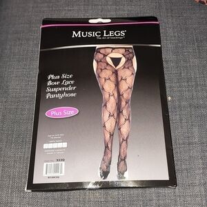 NWT Music Legs Plus Size Box Lace Suspender Panyhose